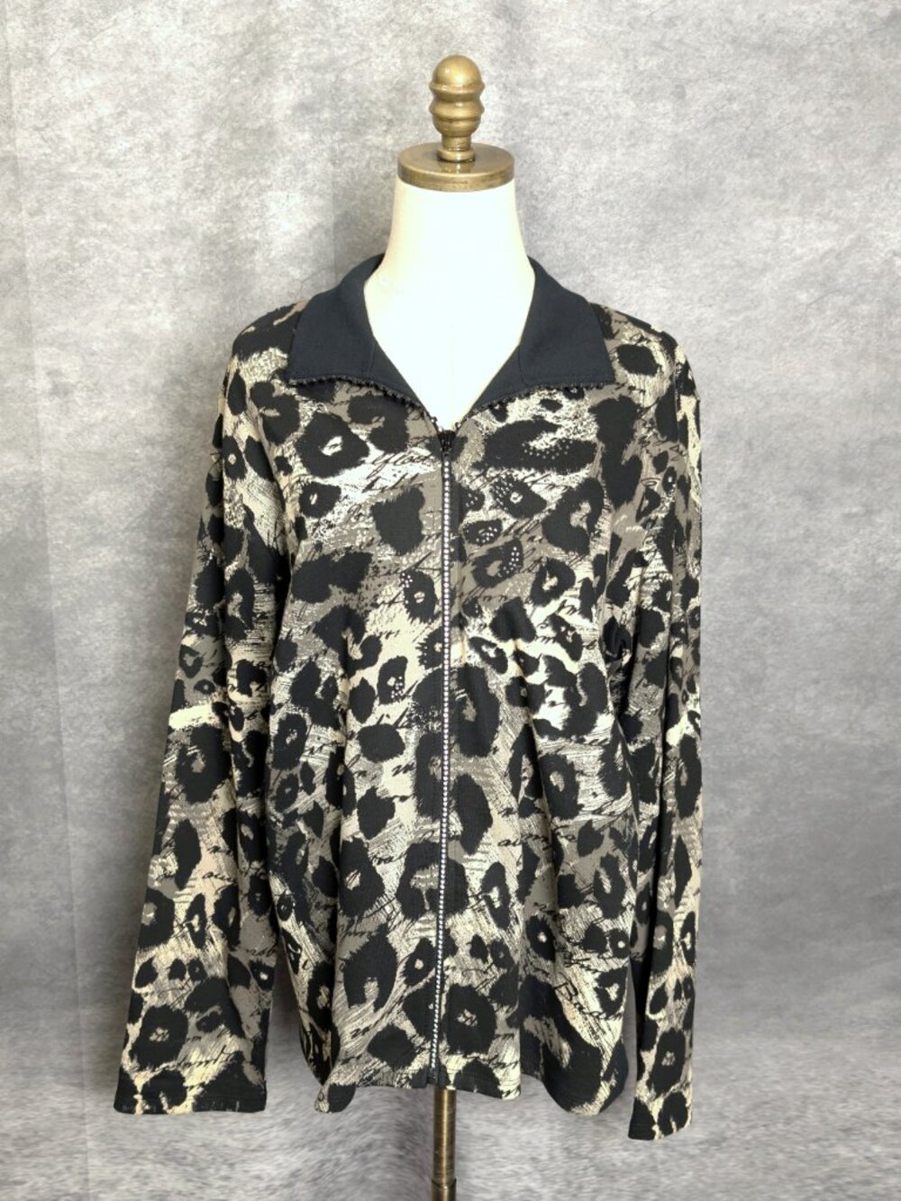 Jess & Jane Primal Jungle Cheetah Leopard Print Jacket Plus 1X Rhinestone Zip